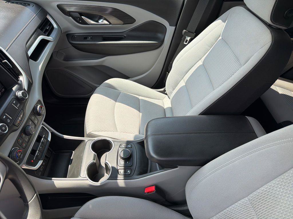 Used 2022 GMC Terrain SLE w/ Driver Convenience Package FWD image 43