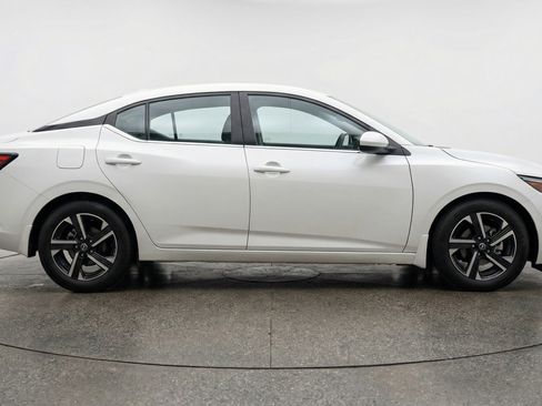 Used 2025 Nissan Sentra SV image 11