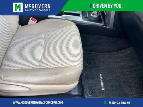 Used 2014 Toyota 4Runner SR5 AWD/4WD image 40