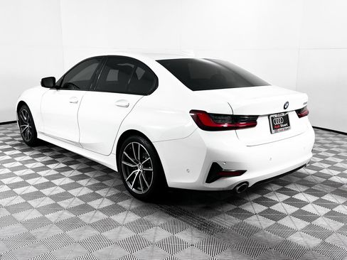 Used 2022 BMW 330i Sedan w/ Driving Assistance Package image 4