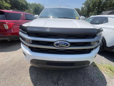 Used 2022 Ford Expedition XLT RWD image 2