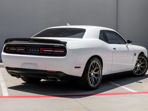 Used 2016 Dodge Challenger SRT w/ Technology Group RWD image 12