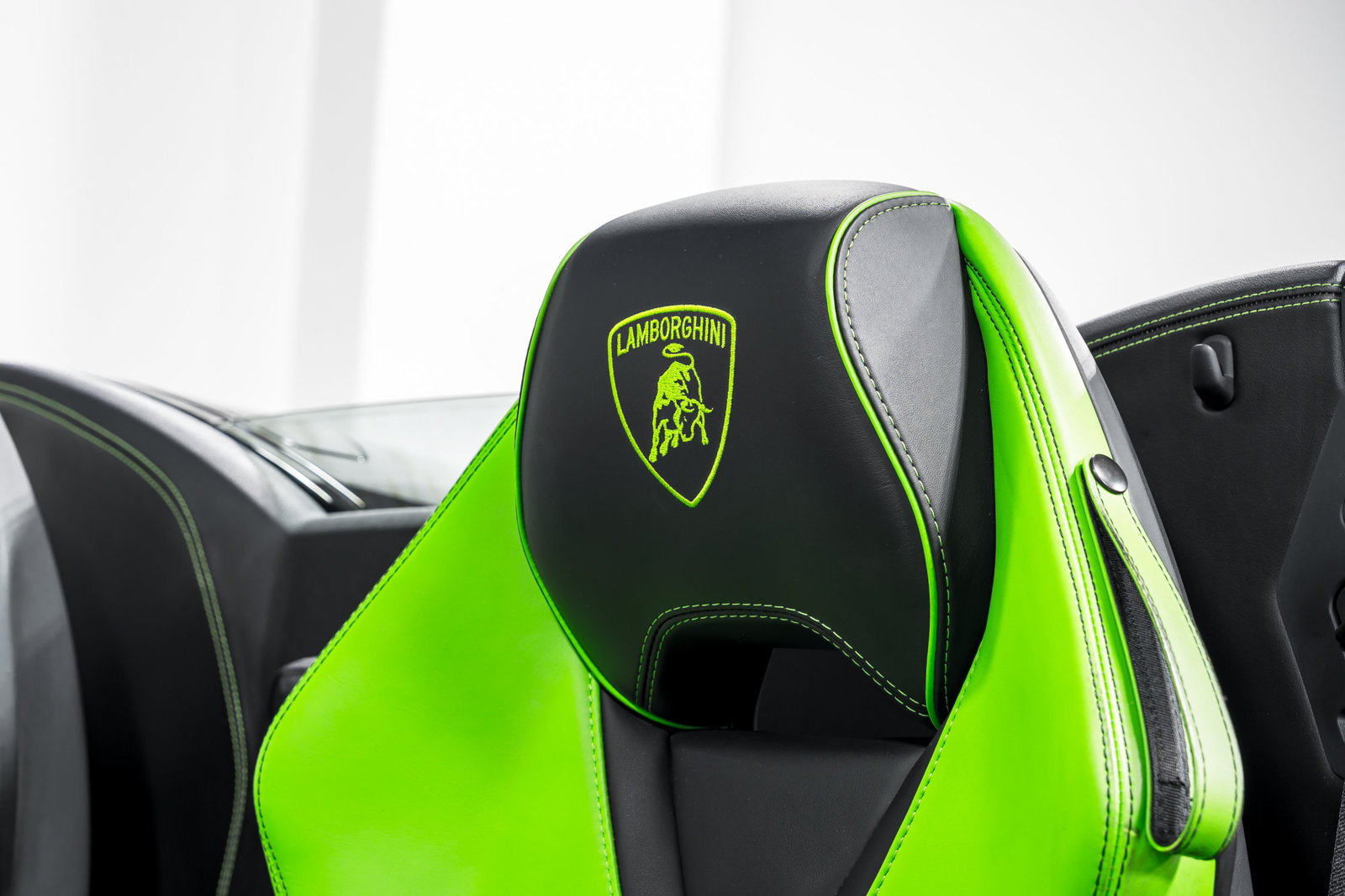 Used 2023 Lamborghini Huracan EVO RWD image 20