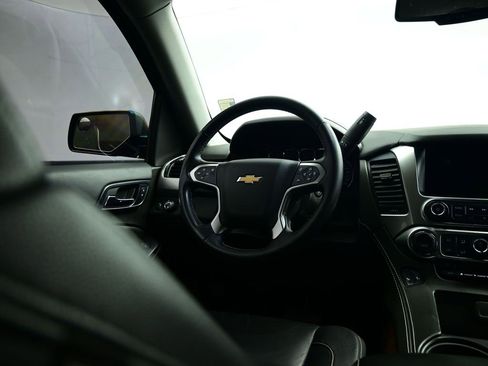 Used 2020 Chevrolet Suburban LT image 7