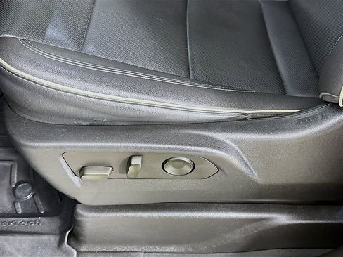 Used 2023 GMC Yukon SLT image 19