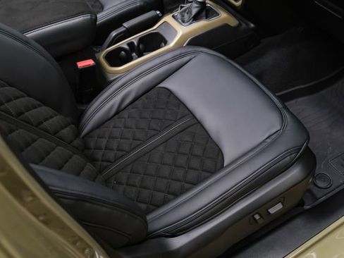 Used 2025 Jeep Wrangler Unlimited Rubicon 392 image 87