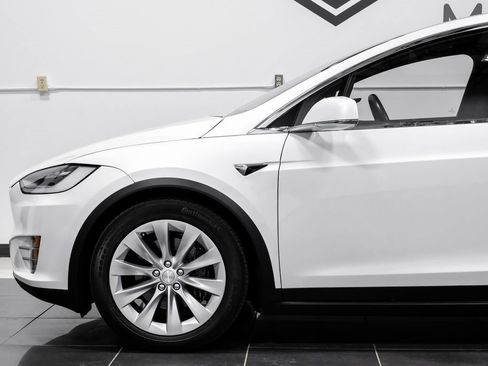 Used 2020 Tesla Model X Long Range image 14