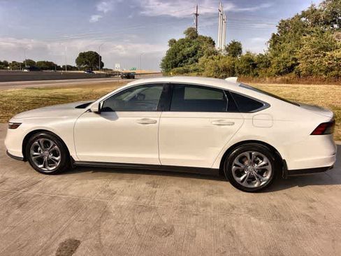 Used 2023 Honda Accord EX image 4