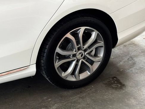 Used 2015 Mercedes-Benz C 300 4MATIC Sedan image 6