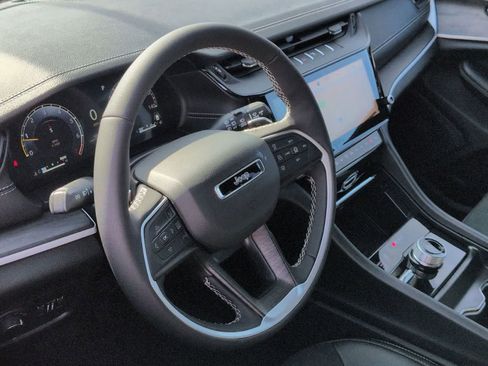 New 2026 Jeep Grand Cherokee Altitude AWD/4WD image 10