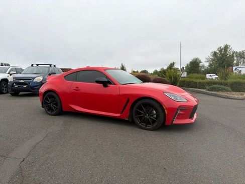 Used 2023 Toyota GR86 Premium RWD image 3