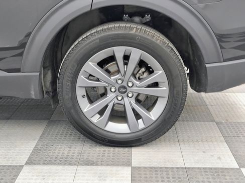 Used 2023 Ford Explorer XLT w/ Equipment Group 202A image 14