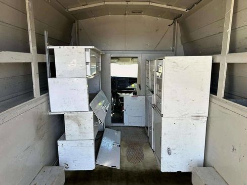 Used 2007 GMC Savana 3500 image 17