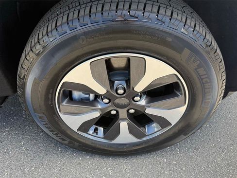 Used 2025 Jeep Grand Cherokee Limited 4xe AWD/4WD image 10