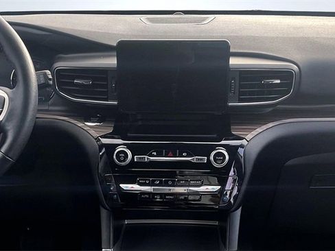 Certified 2022 Ford Explorer Limited w/ Hybrid Equipment Group 310A image 6
