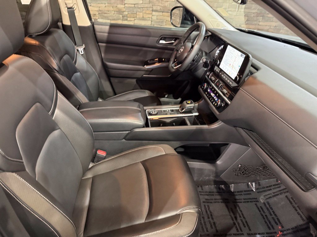 Certified 2024 Nissan Pathfinder SL w/ SL Premium Package AWD/4WD image 31