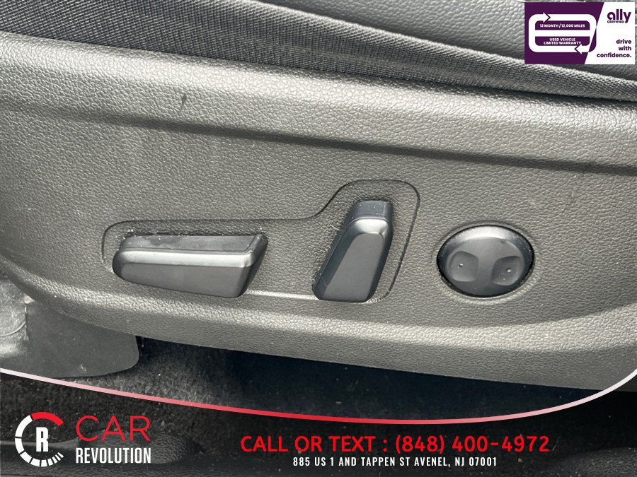 Used 2023 Hyundai Santa Fe SEL w/ Premium Package AWD/4WD image 32