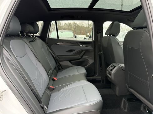 New 2026 Volkswagen Tiguan SE R-Line image 17