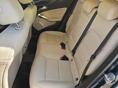 Used 2020 Mercedes-Benz GLA 250 4MATIC image 20