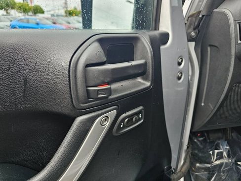 Used 2013 Jeep Wrangler Unlimited Sport AWD/4WD image 15