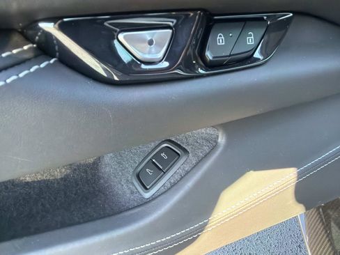 Used 2024 Chevrolet Corvette Z06 w/ Z07 Performance Package image 16