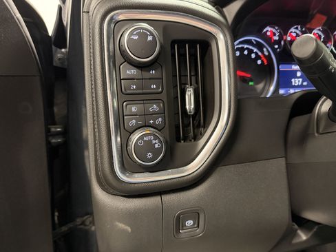 Used 2019 Chevrolet Silverado 1500 RST image 15
