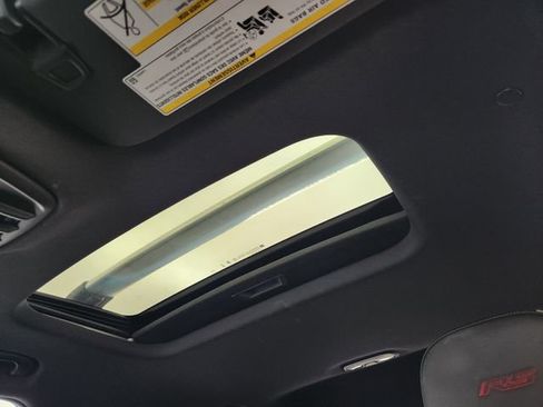 Used 2025 Chevrolet Trax RS w/ Sunroof Package FWD image 32