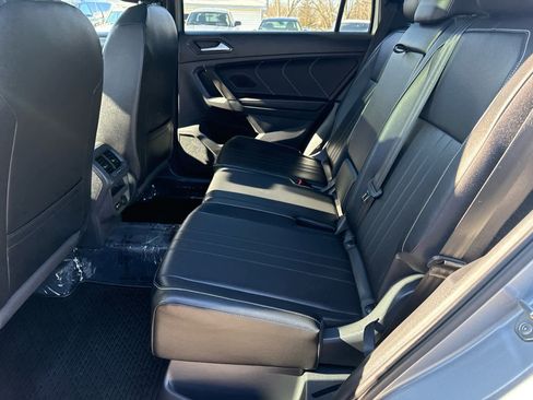 Used 2022 Volkswagen Tiguan SE R-Line image 13