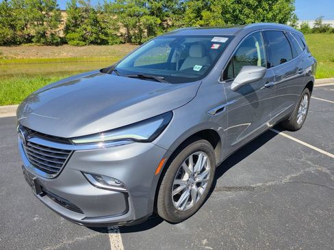 Used 2023 Buick Enclave Essence w/ Experience Buick Package FWD image 14