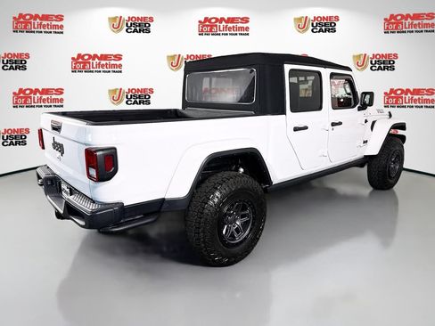 Used 2023 Jeep Gladiator Sport AWD/4WD image 16