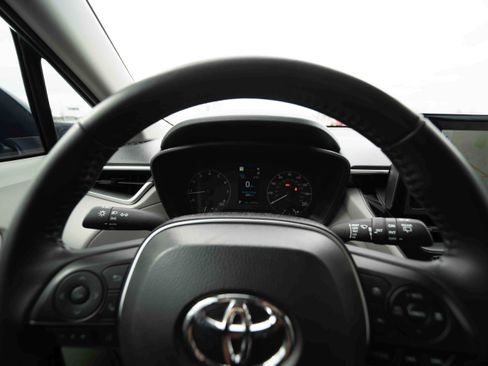 Used 2024 Toyota Corolla Cross LE image 15