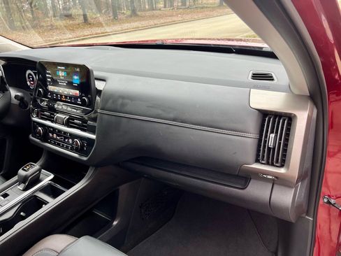 Used 2024 Nissan Pathfinder Platinum w/ Cargo Package image 19