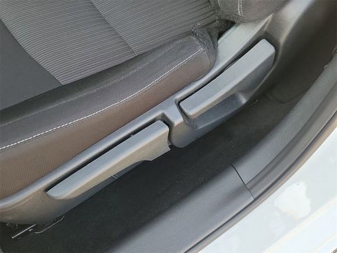 Used 2025 Nissan Sentra SV image 16