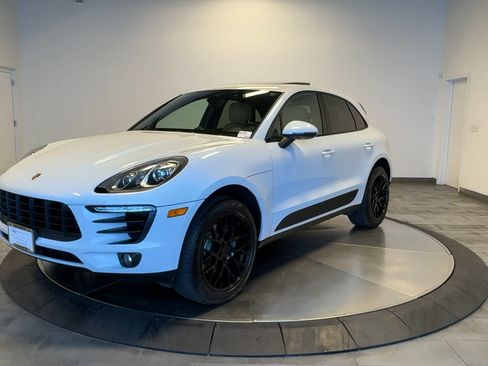 Used 2017 Porsche Macan AWD/4WD image 3
