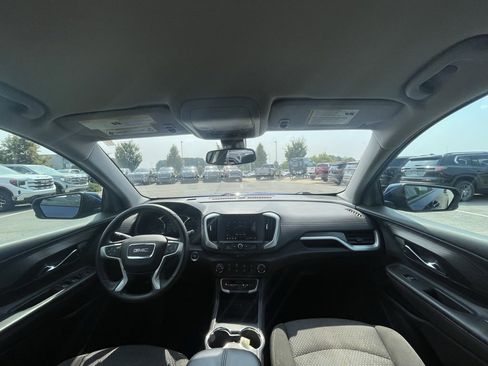 Used 2023 GMC Terrain SLE image 27
