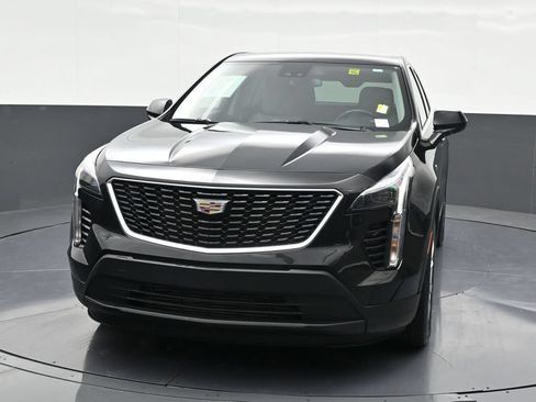 Used 2022 Cadillac XT4 Luxury w/ Driver Awareness Package FWD image 8