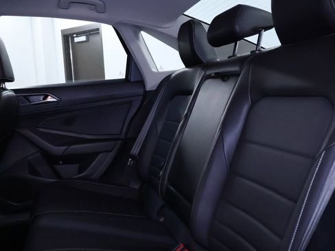 Used 2022 Volkswagen Jetta SE w/ Panoramic Sunroof Package image 14