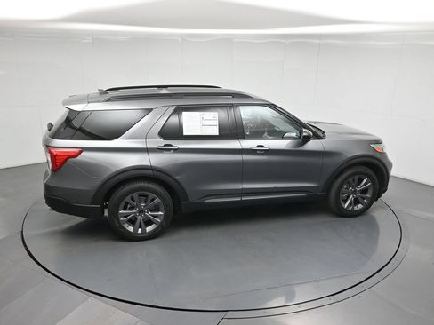 Certified 2023 Ford Explorer XLT w/ Equipment Group 202A RWD image 39