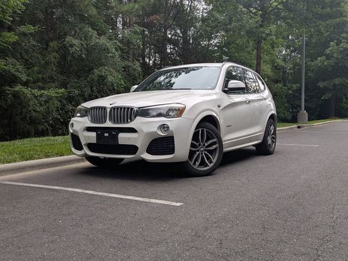 Used 2015 BMW X3 xDrive28i AWD/4WD image 2