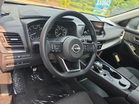 Certified 2024 Nissan Rogue SV AWD/4WD image 16
