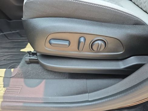 Used 2024 Chevrolet Equinox LT w/ LPO, Floor Liner Package FWD image 16