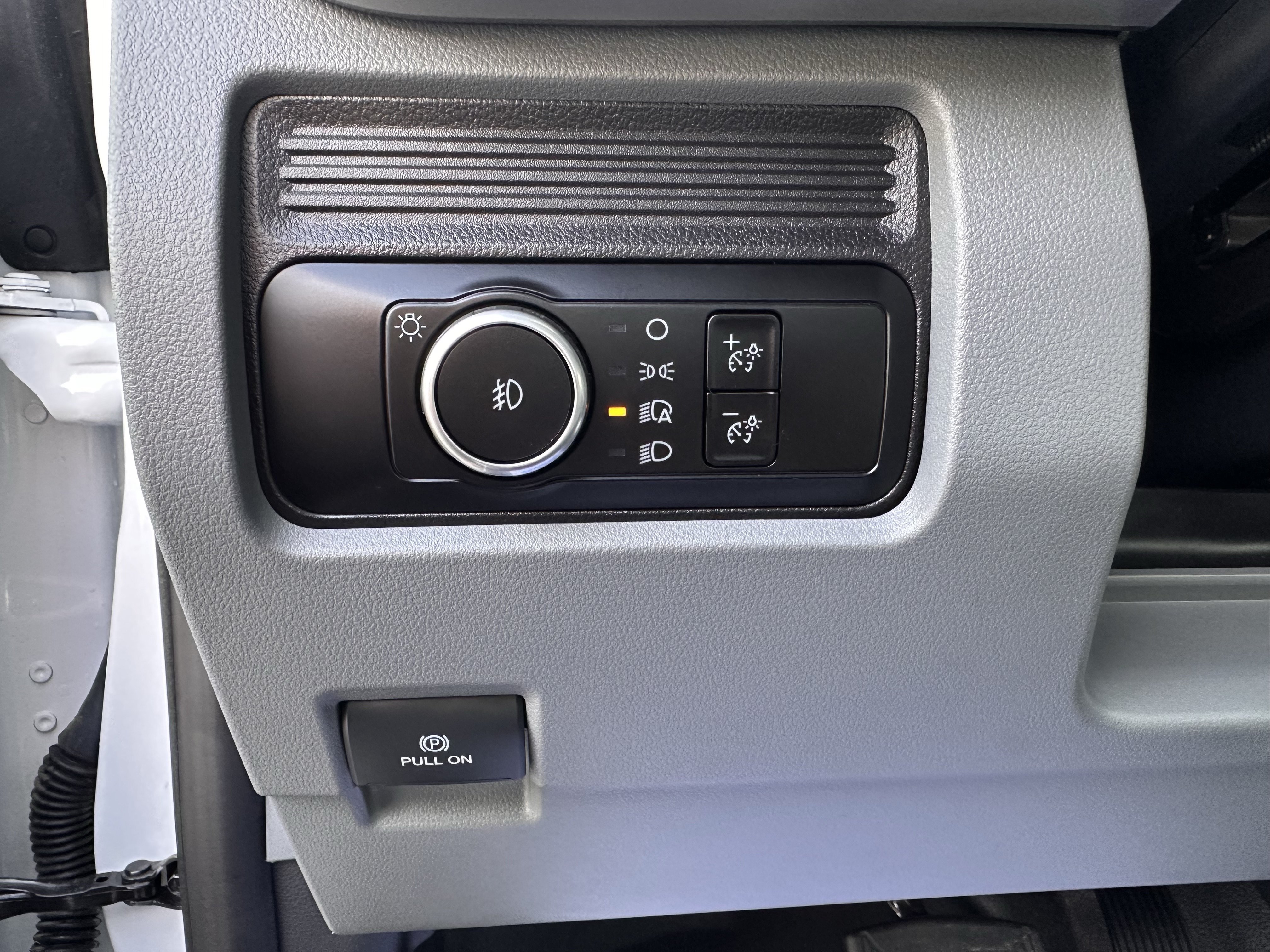 Used 2024 Ford F550 2WD Regular Cab Super Duty image 16