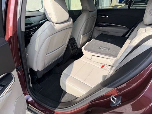 Certified 2023 Cadillac XT4 Luxury w/ Cold Weather Package FWD image 6