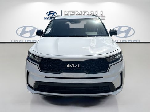 Used 2023 Kia Sorento S image 2