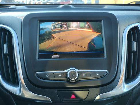 Used 2021 Chevrolet Equinox LT image 24