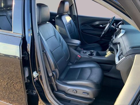 Used 2024 GMC Terrain SLT AWD/4WD image 9