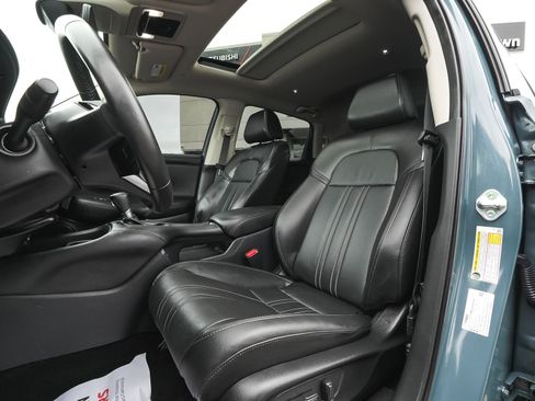 Used 2025 Honda HR-V EX-L image 30