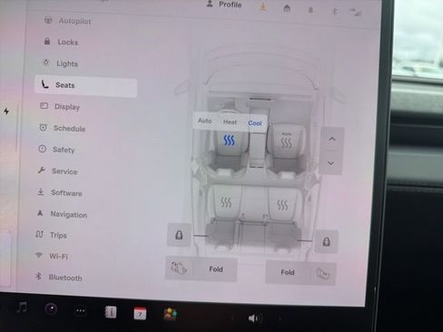 Used 2026 Tesla Model Y Long Range image 33