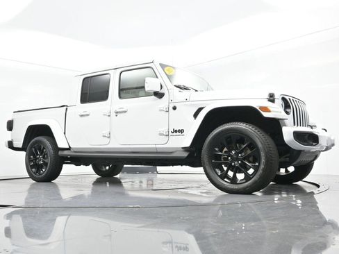 Used 2023 Jeep Gladiator Overland AWD/4WD image 40