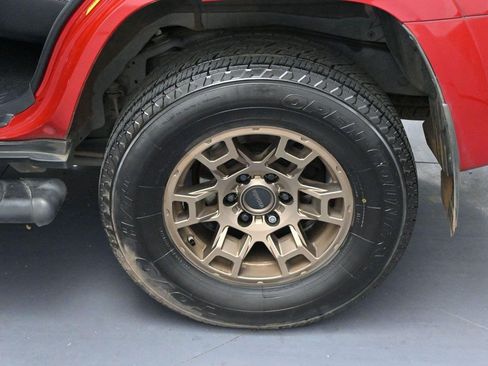 Used 2023 Toyota 4Runner 40th Anniversary SE AWD/4WD image 32